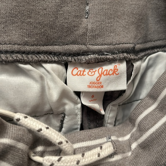 Cat&Jack gray drawstring joggers for boys 97% cotton 3% spandex - Picture 4 of 5